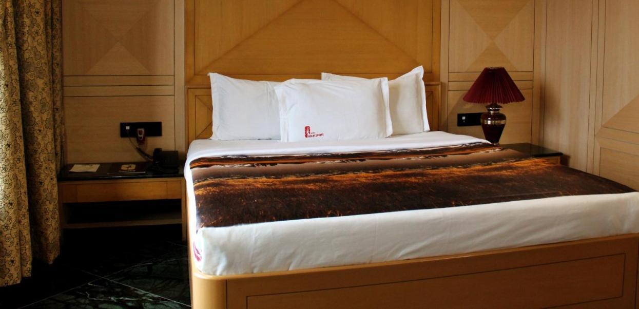 Pimpri-Chinchwad Hotel Kala Sagar מראה חיצוני תמונה